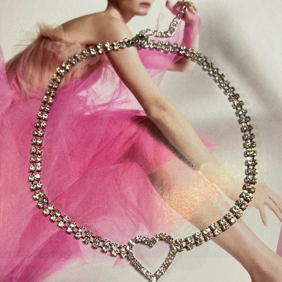 🌟 Silver Heart Pendant Rhinestone Choker Necklace - Picture 6 of 6